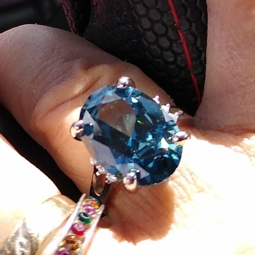 NWT LONDON BLUE TOPAZ RING - Picture 2 of 5